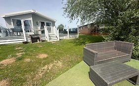 Indulgence Lakeside Lodge I1 With Hot Tub, Private Fishing Peg Situated At Tattershall Lakes Country Park